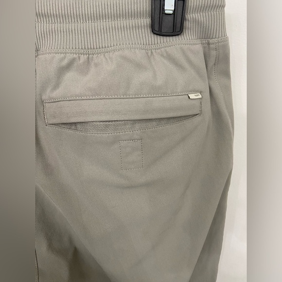 Vuori Meta Jogger Gray Jogger Pants Size Small - Picture 3 of 8